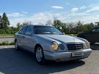 Mercedes-Benz E 200 1998 годаүшін2 850 000 тг. в Петропавловск