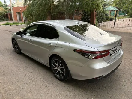 Toyota Camry 2024 года за 17 900 000 тг. в Уральск – фото 2