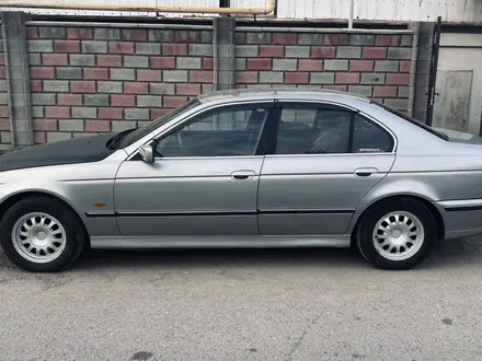 BMW 525 1996 года за 1 900 000 тг. в Алматы – фото 2