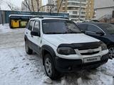 Chevrolet Niva 2014 года за 3 150 000 тг. в Астана – фото 2