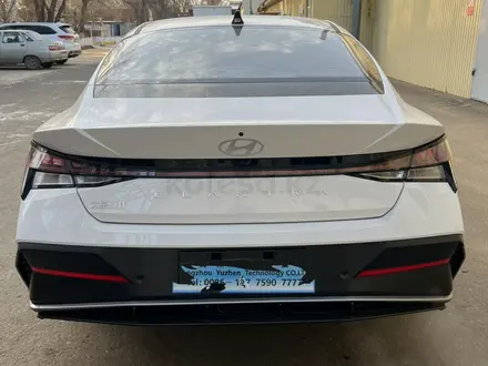 Hyundai Elantra 2023 года за 9 750 000 тг. в Уральск – фото 3