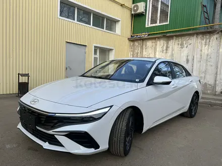 Hyundai Elantra 2023 года за 9 750 000 тг. в Уральск