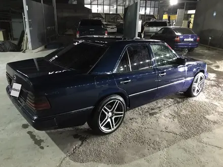 Mercedes-Benz E 300 1991 года за 900 000 тг. в Шымкент – фото 4