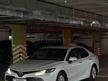 Toyota Camry 2019 года за 12 000 000 тг. в Астана – фото 2
