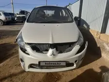 Mitsubishi Grandis, 2003