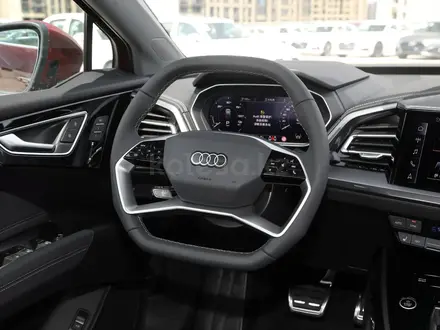 Audi Q4 e-tron 2024 года за 17 500 000 тг. в Алматы – фото 16