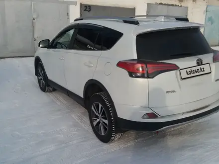 Toyota RAV4 2018 года за 11 500 000 тг. в Усть-Каменогорск – фото 5