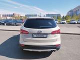 Hyundai Santa Fe 2013 года за 9 500 000 тг. в Астана – фото 2