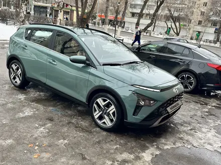 Hyundai Bayon 2023 года за 9 800 000 тг. в Астана – фото 2