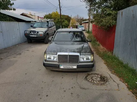 Mercedes-Benz E 230 1992 года за 1 900 000 тг. в Алматы – фото 2