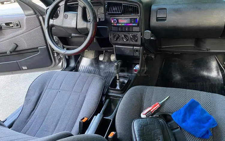 Volkswagen Passat 1990 года за 800 000 тг. в Алматы