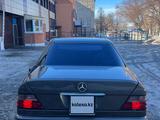 Mercedes-Benz E 320 1993 года за 700 000 тг. в Петропавловск – фото 2