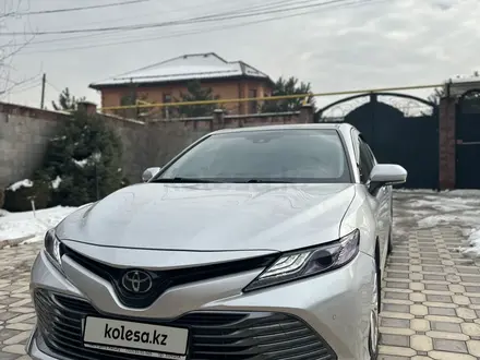 Toyota Camry 2018 года за 15 500 000 тг. в Алматы
