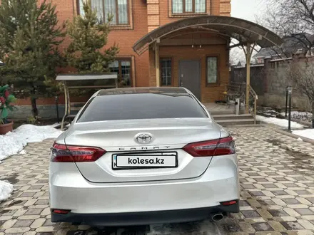 Toyota Camry 2018 года за 15 500 000 тг. в Алматы – фото 8