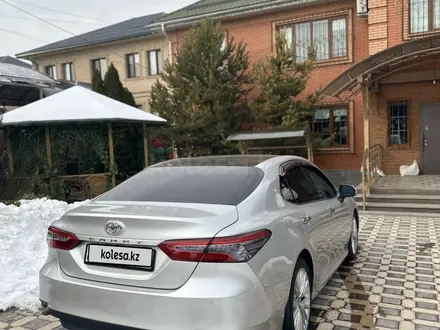 Toyota Camry 2018 года за 15 500 000 тг. в Алматы – фото 9