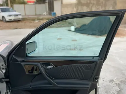 Mercedes-Benz E 320 1999 года за 5 300 000 тг. в Шымкент – фото 23