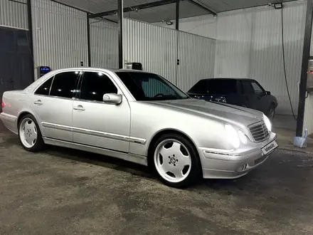 Mercedes-Benz E 320 1999 года за 5 300 000 тг. в Шымкент – фото 3