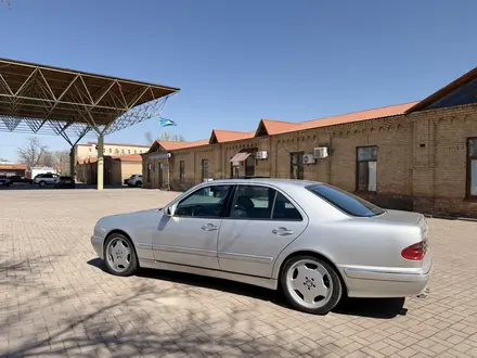 Mercedes-Benz E 320 1999 года за 5 300 000 тг. в Шымкент – фото 48