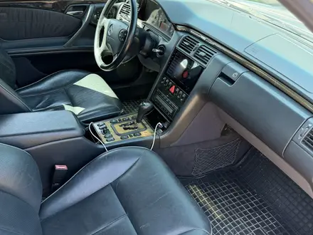 Mercedes-Benz E 320 1999 года за 5 300 000 тг. в Шымкент – фото 56