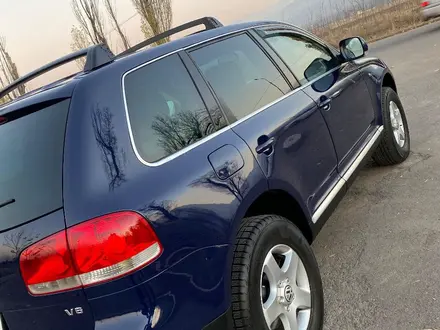 Volkswagen Touareg 2005 года за 6 200 000 тг. в Алматы – фото 7