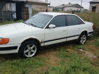 Audi 100