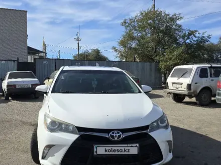 Toyota Camry 2015 года за 7 500 000 тг. в Актобе