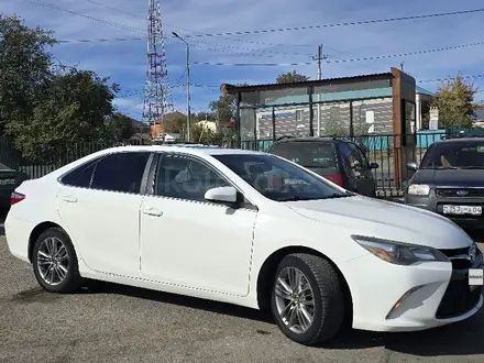Toyota Camry 2015 года за 7 500 000 тг. в Актобе – фото 3
