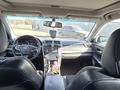 Toyota Camry 2015 года за 7 500 000 тг. в Актобе – фото 9