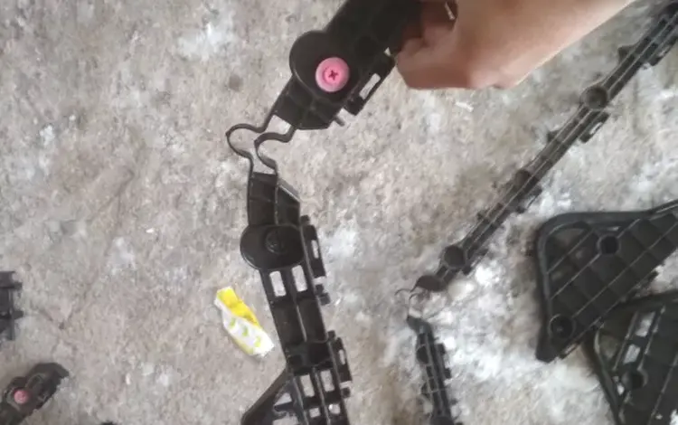 Заднее правое крепление на camry 70 оригинал 1736 за 10 000 тг. в Астана