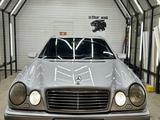 Mercedes-Benz E 230 1997 годаүшін2 850 000 тг. в Астана – фото 5