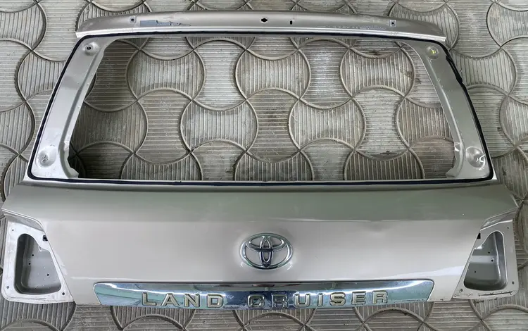 Дверь задний багажника верхнего на Land Cruiser 200, 2007-2014г. за 40 000 тг. в Актобе
