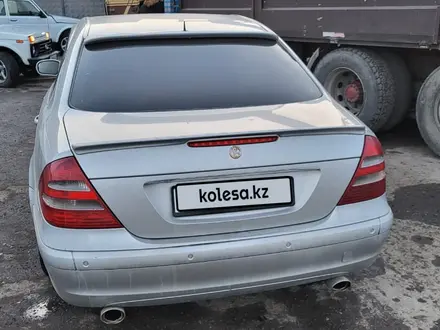 Mercedes-Benz E 240 2004 года за 5 300 000 тг. в Талдыкорган – фото 6