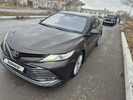 Toyota Camry 2020 года за 12 800 000 тг. в Караганда – фото 2