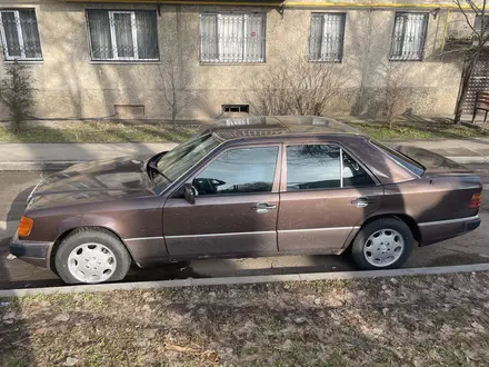 Mercedes-Benz E 220 1993 года за 2 500 000 тг. в Алматы – фото 10