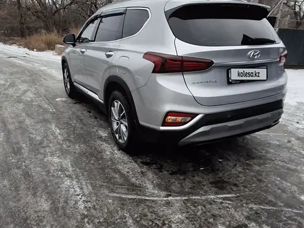 Hyundai Santa Fe 2019 года за 13 500 000 тг. в Семей – фото 6