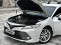 Toyota Camry 2018 года за 14 900 000 тг. в Алматы – фото 7