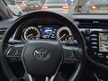 Toyota Camry 2018 года за 14 900 000 тг. в Алматы – фото 16