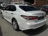 Toyota Camry 2020 года за 13 000 000 тг. в Костанай – фото 3