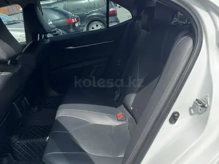 Toyota Camry 2020 года за 13 000 000 тг. в Костанай – фото 9