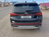 Hyundai Santa Fe 2023 годаfor20 000 000 тг. в Атырау – фото 3