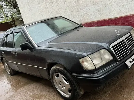 Mercedes-Benz E 320 1994 года за 1 700 000 тг. в Шымкент – фото 2