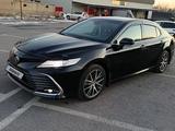 Toyota Camry 2021 годаfor16 400 000 тг. в Шымкент – фото 4