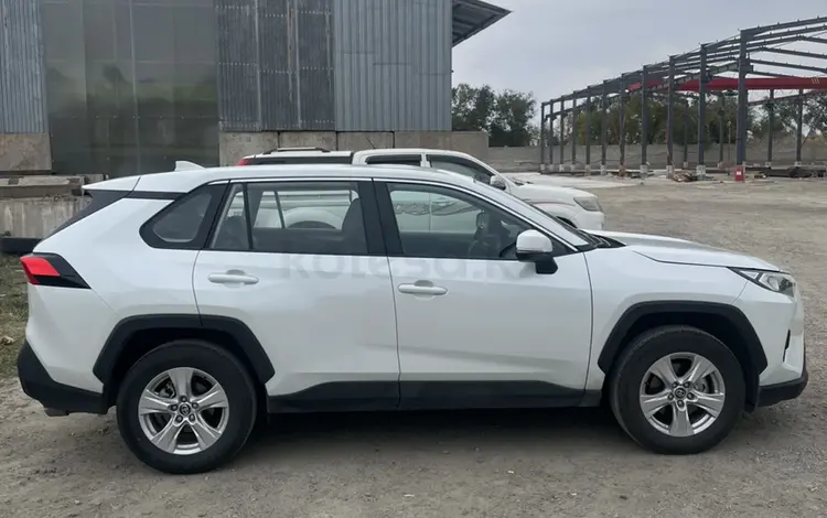 Toyota RAV4 2024 годаfor16 000 000 тг. в Алматы