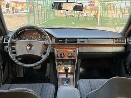 Mercedes-Benz E 230 1991 года за 1 800 000 тг. в Актау – фото 11