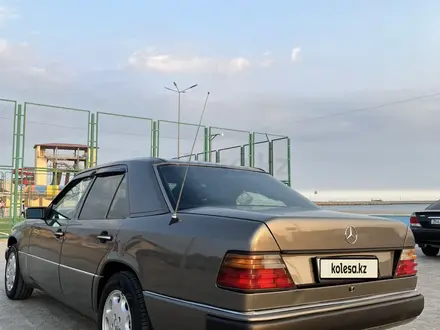 Mercedes-Benz E 230 1991 года за 1 800 000 тг. в Актау