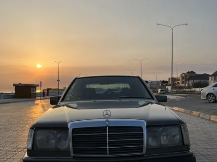 Mercedes-Benz E 230 1991 года за 1 800 000 тг. в Актау – фото 7