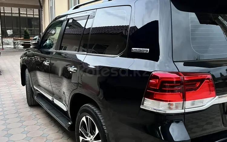 Toyota Land Cruiser 2020 года за 58 000 000 тг. в Тараз