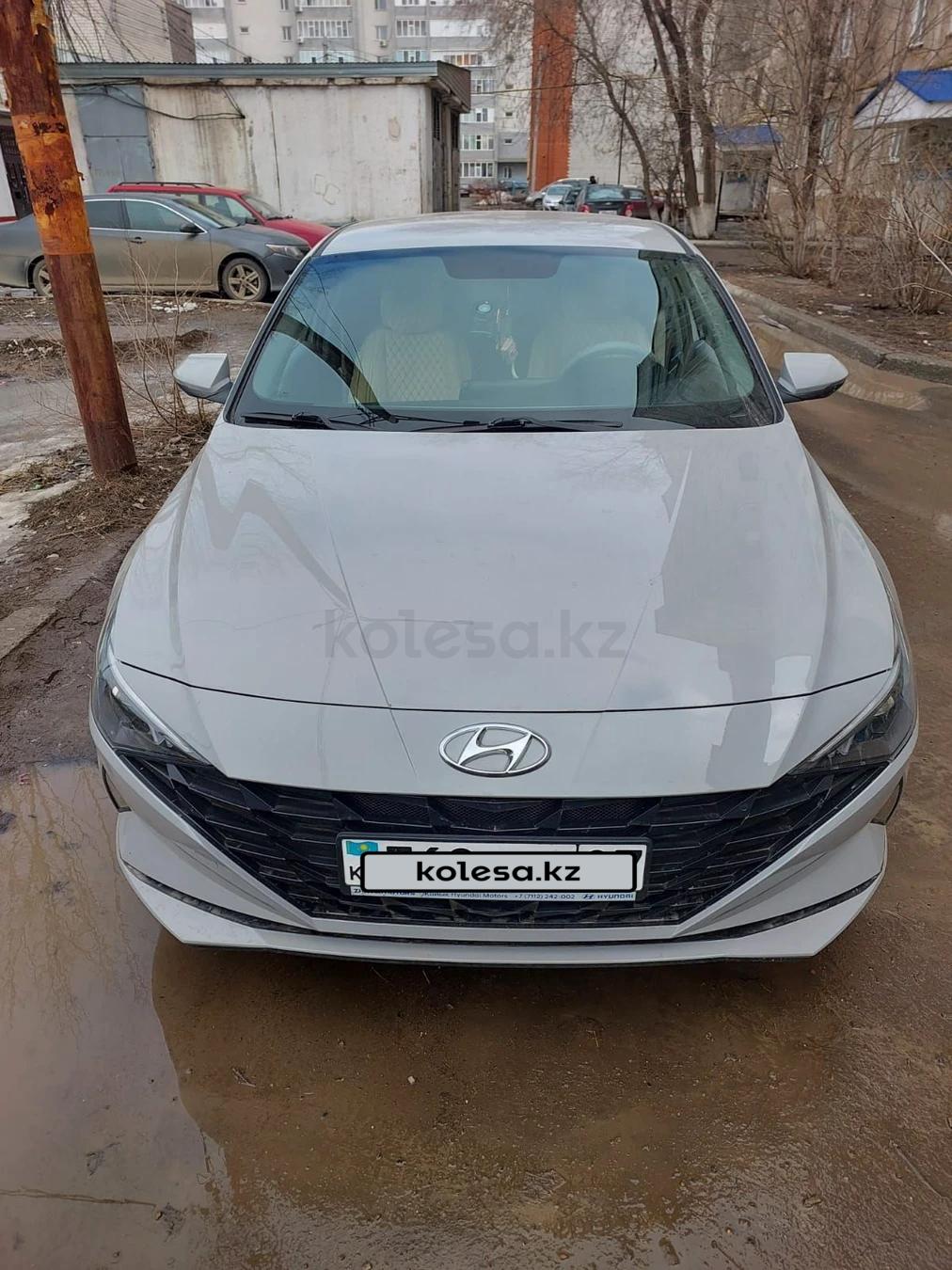 Hyundai Elantra 2021 г.