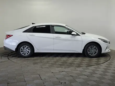 Hyundai Elantra 2022 года за 6 440 000 тг. в Алматы – фото 4