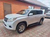 Toyota Land Cruiser Prado 2010 года за 13 500 000 тг. в Актобе – фото 2